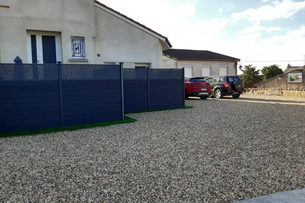 Appartement Renove Le New-York En Centre Ville - Terrasse Et Parking - Non Climatise La Roche-Chalais Dış mekan fotoğraf