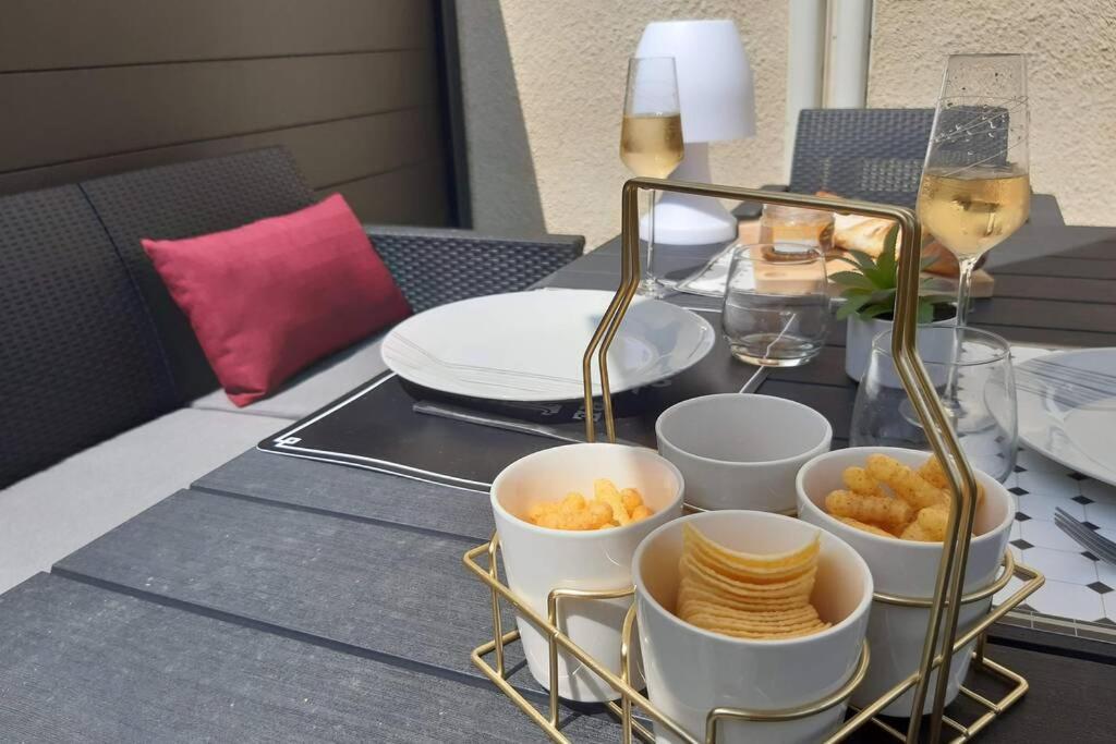 Appartement Renove Le New-York En Centre Ville - Terrasse Et Parking - Non Climatise La Roche-Chalais Dış mekan fotoğraf