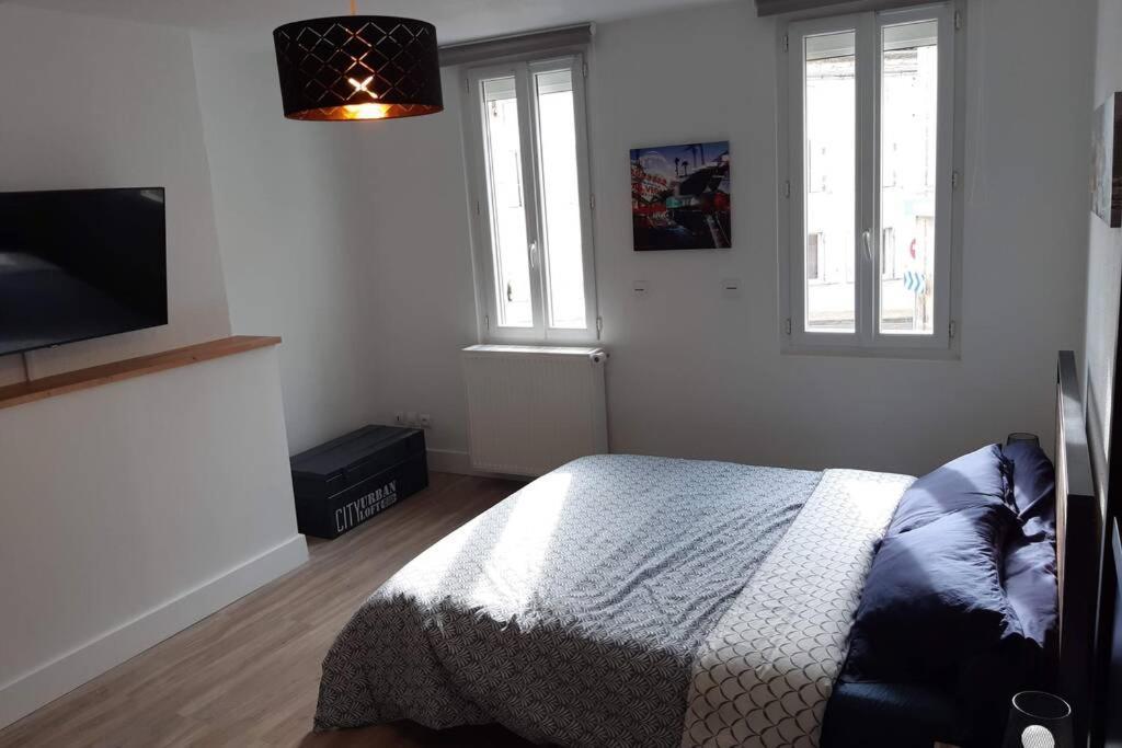 Appartement Renove Le New-York En Centre Ville - Terrasse Et Parking - Non Climatise La Roche-Chalais Dış mekan fotoğraf