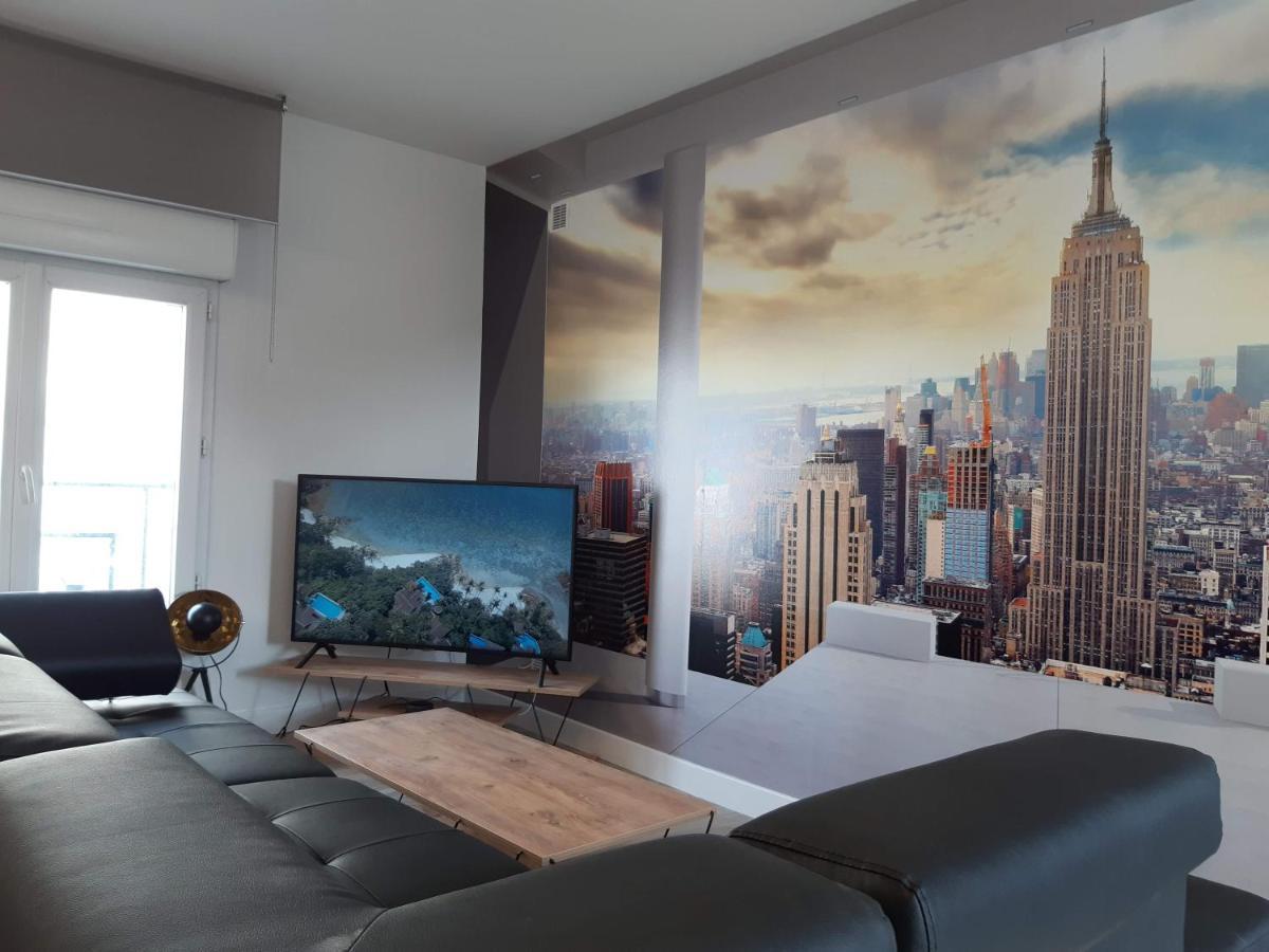 Appartement Renove Le New-York En Centre Ville - Terrasse Et Parking - Non Climatise La Roche-Chalais Dış mekan fotoğraf